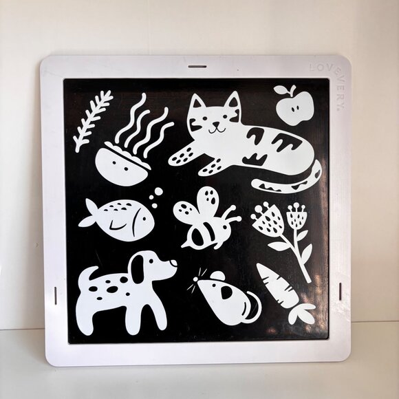 LOVEVERY Other - Lovevery Framed Mirror and High Contrast Black and White Picture Stand